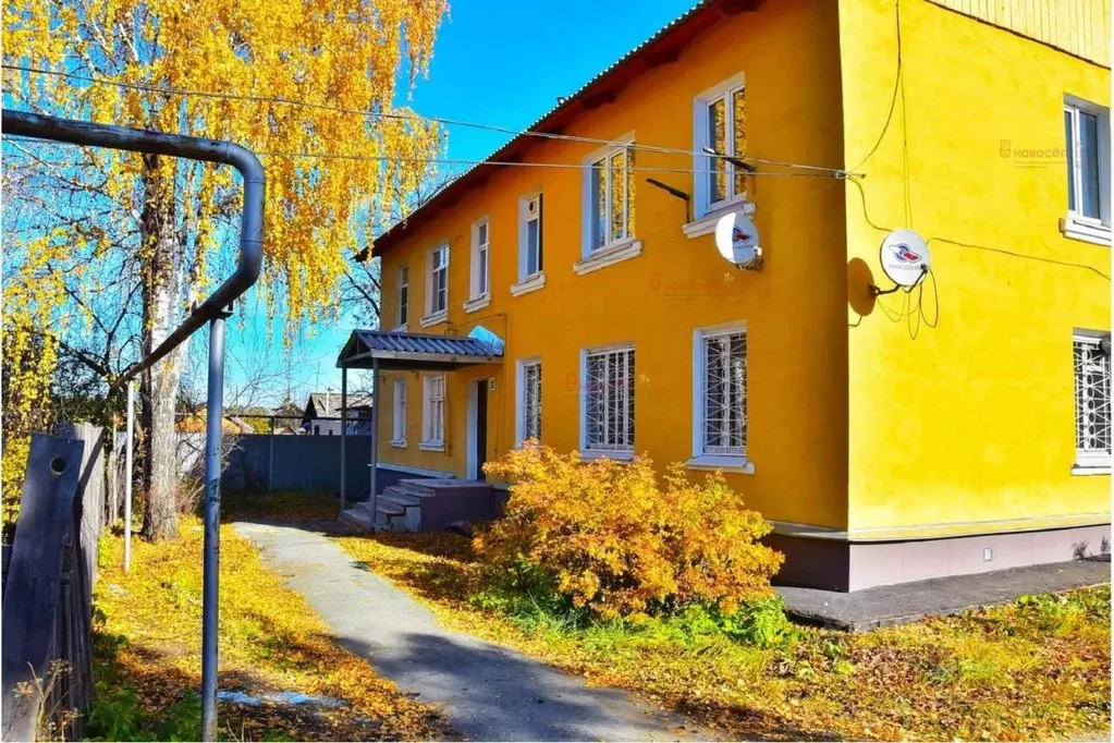 Торговая площадь в Свердловская область, Асбест ул. Октябрьской ... - Фото 1