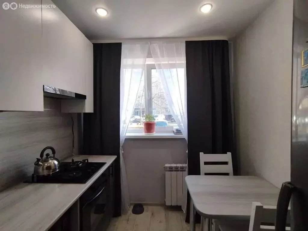 3-комнатная квартира: Курган, проспект Конституции, 36 (62.6 м) - Фото 1