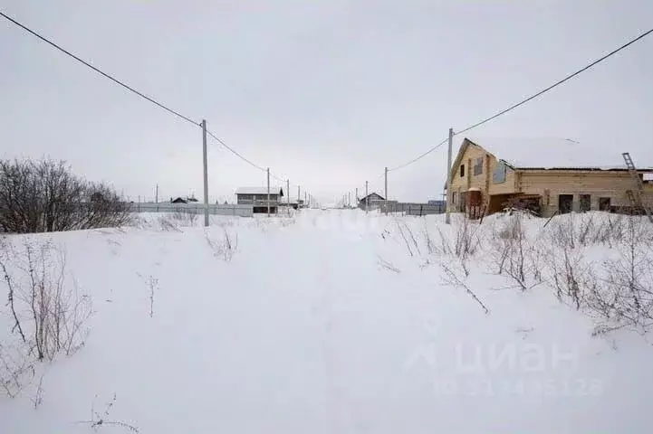 Участок в Татарстан, Тукаевский район, д. Азьмушкино, Подсолнухи мкр  ... - Фото 0