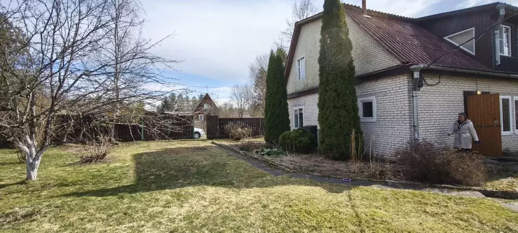 Дом в Ленинградская область, Гатчинский муниципальный округ, д. Чикино ... - Фото 1