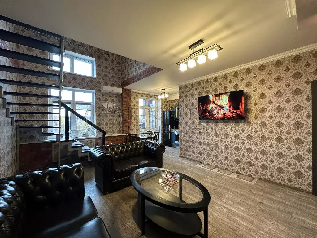 Продается 3-комнатная квартира - Фото 1