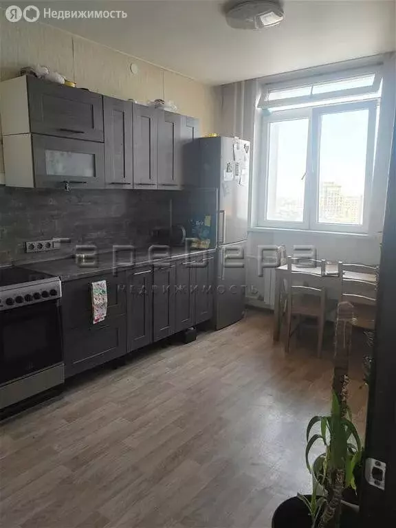 2-комнатная квартира: Красноярск, улица Чернышевского, 81 (68 м) - Фото 0