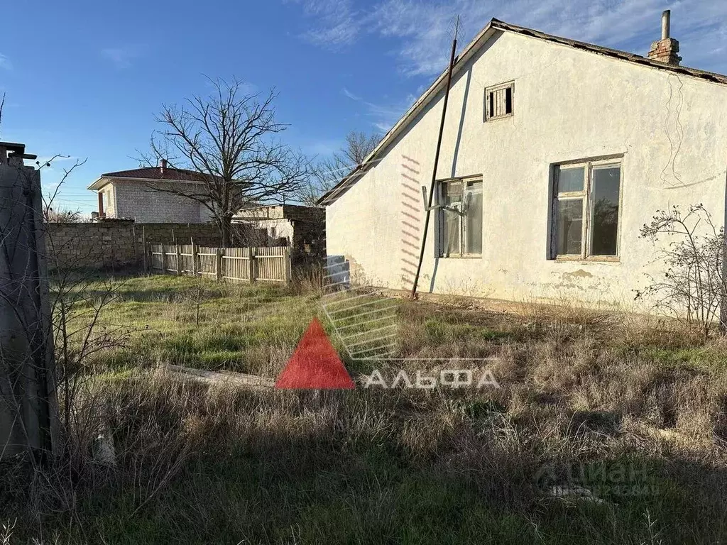 Дом в Крым, Сакский район, Вересаевское с/пос, с. Глинка ул. ... - Фото 2