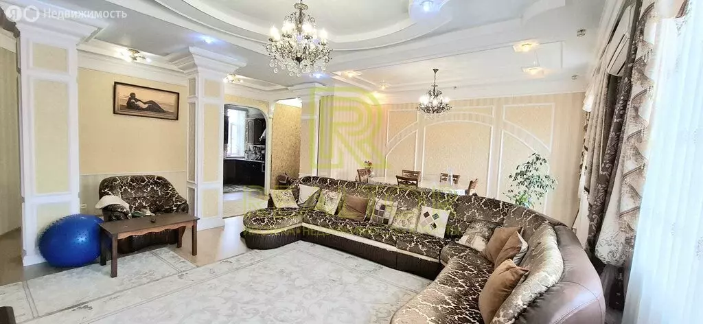 4-комнатная квартира: Красный Сулин, улица Металлургов, 16 (134.7 м) - Фото 1