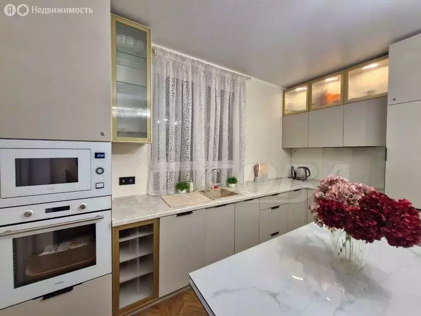 2-комнатная квартира: Тобольск, микрорайон Центральный, 28 (56 м) - Фото 1