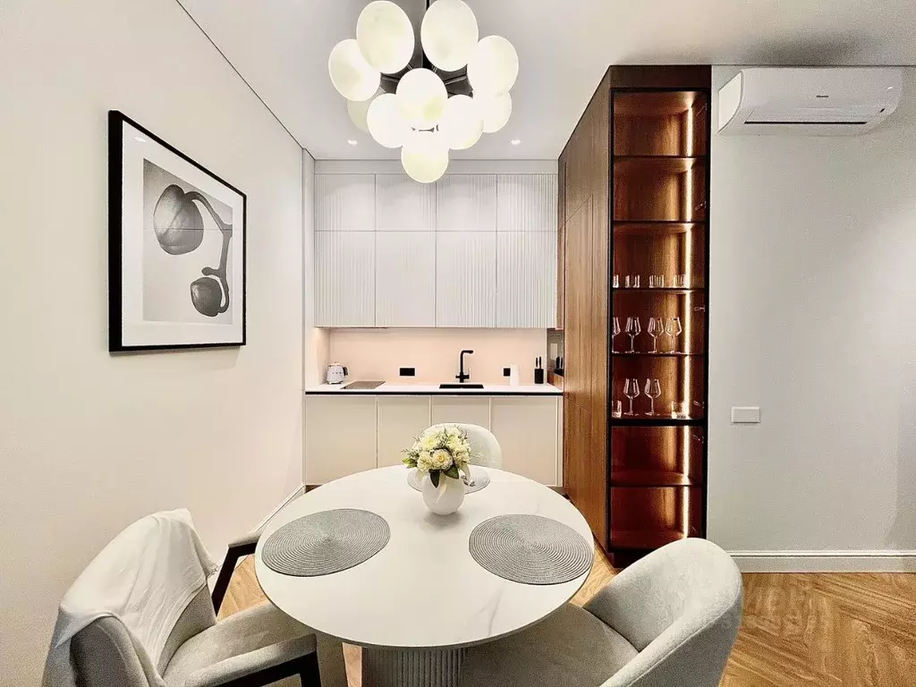 3-к кв. Свердловская область, Екатеринбург ул. Хохрякова, 66 (100.0 м) - Фото 1