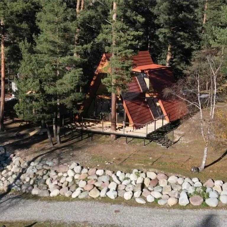 Дом в Карачаево-Черкесия, Зеленчукский район, с. Архыз проезд Таулу, 3 ... - Фото 2