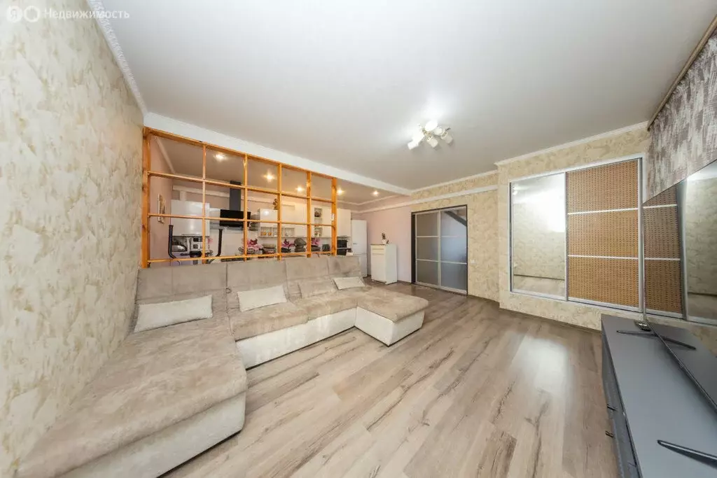 3-комнатная квартира: село Нежинка, улица Мира, 29 (115 м) - Фото 1
