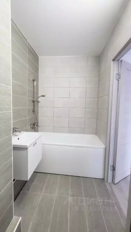 Офис в Хабаровский край, Хабаровск Трехгорная ул., 106 (33 м) - Фото 1