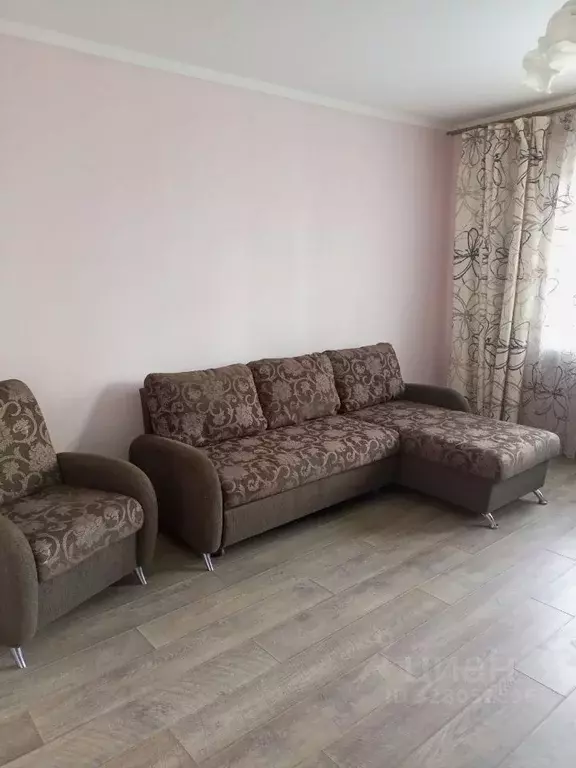 3-к кв. Омская область, Омск ул. 70 лет Октября, 13/2 (70.0 м) - Фото 2