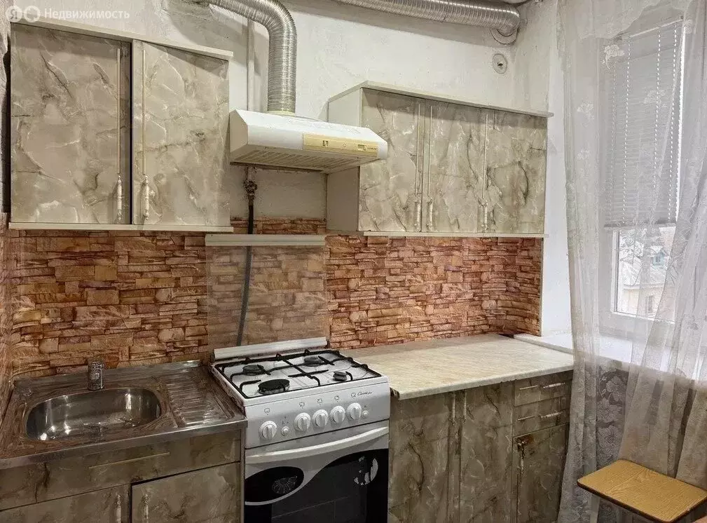 1-комнатная квартира: Каменск-Шахтинский, улица Ворошилова, 8А (27.5 ... - Фото 2