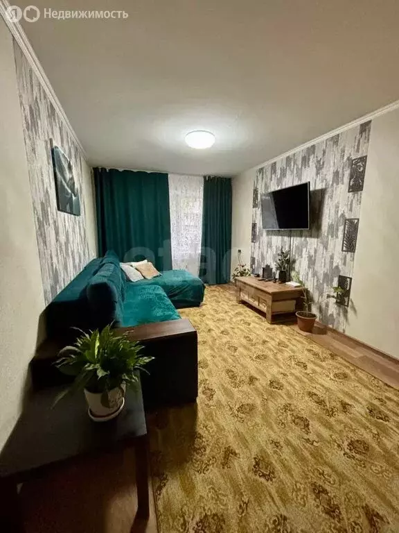 3-комнатная квартира: Черногорск, улица Калинина, 9 (61.3 м) - Фото 1