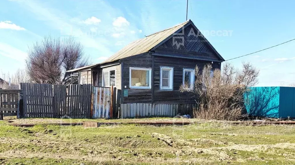 Дом в Волгоградская область, Дубовский район, Пичужинское с/пос, с. ... - Фото 2