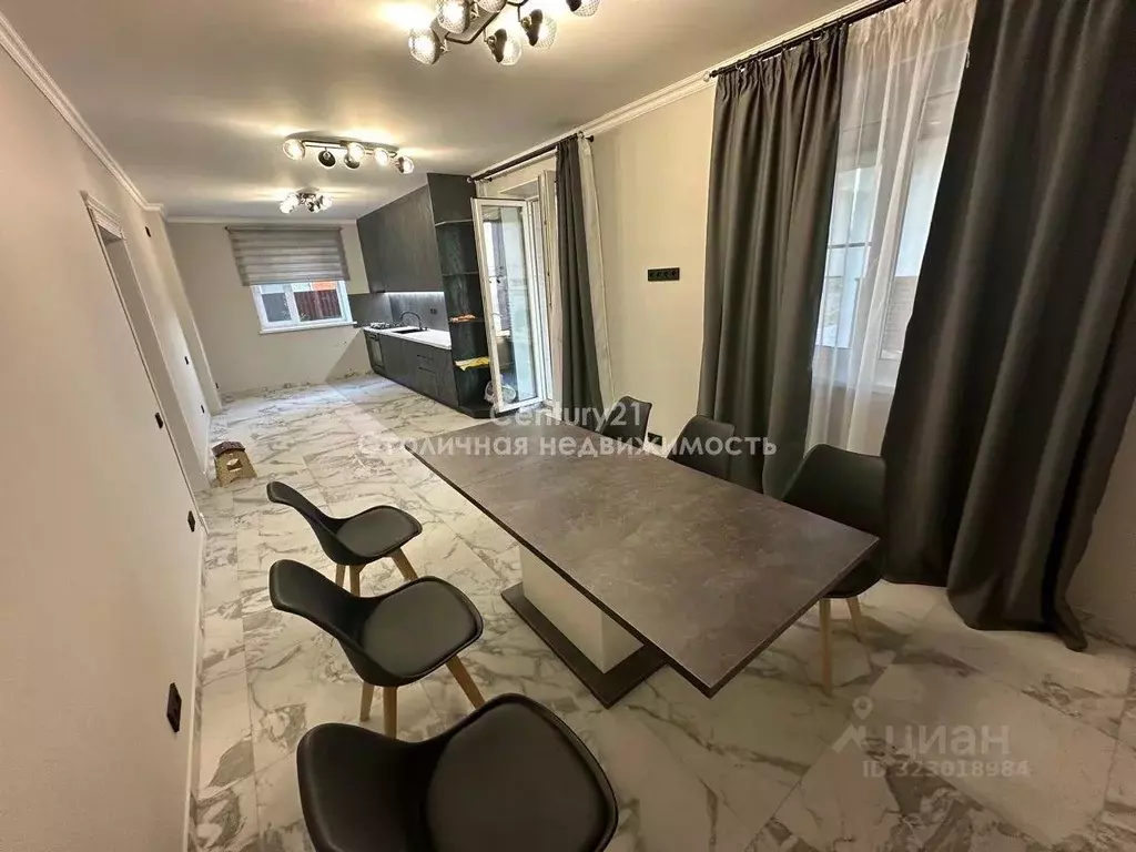 Дом, 250 м - Фото 1