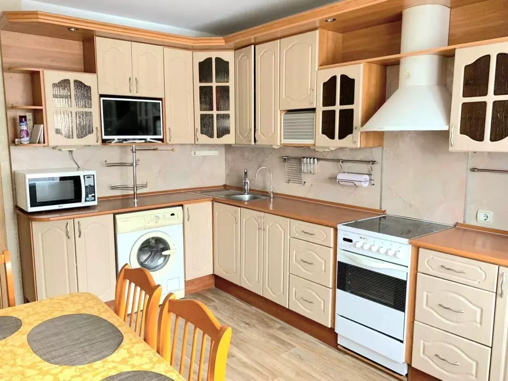 2-к кв. Санкт-Петербург Пулковская ул., 13 (65.0 м) - Фото 0