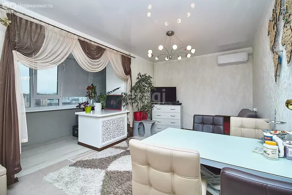 2-комнатная квартира: Тюмень, Харьковская улица, 65 (74.2 м) - Фото 1