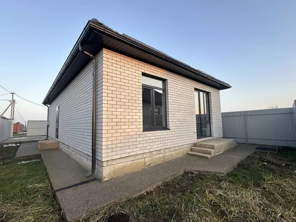 Дом в Краснодарский край, Динской район, Новотитаровская ст-ца ... - Фото 2