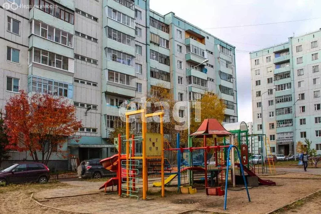 3-комнатная квартира: Тобольск, 10-й микрорайон, 41 (65.8 м) - Фото 0