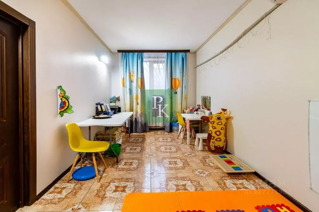 5-к кв. Севастополь ул. Адмирала Юмашева, 24 (87.0 м) - Фото 0