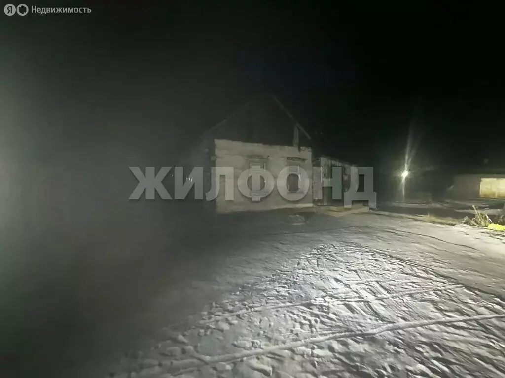 Дом в Кызыл, улица Ленина (28.8 м) - Фото 1