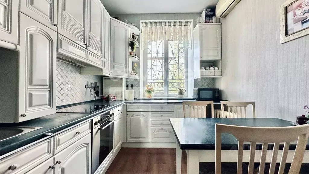 4-к кв. Челябинская область, Челябинск ул. Цвиллинга, 36 (93.0 м) - Фото 0