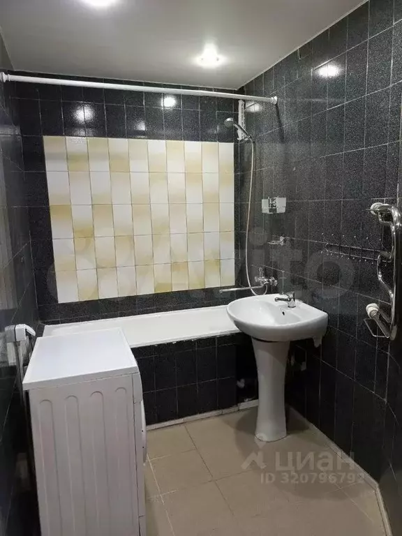 3-к кв. Чувашия, Чебоксары Университетская ул., 2 (103.3 м) - Фото 1