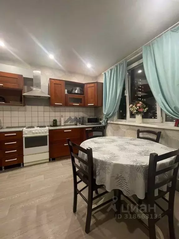 3-к кв. Москва ул. Барышиха, 40К1 (74.0 м) - Фото 0