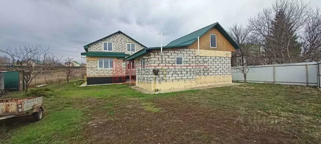 Дом в Белгородская область, Старооскольский городской округ, с. ... - Фото 1