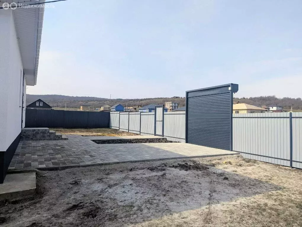 Дом в Симферопольский район, Добровское сельское поселение, село ... - Фото 1