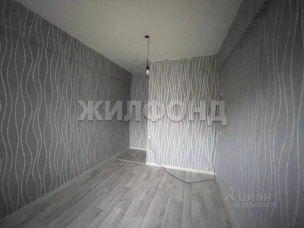 Комната Хакасия, Абакан Торговая ул., 4 (10.0 м) - Фото 1