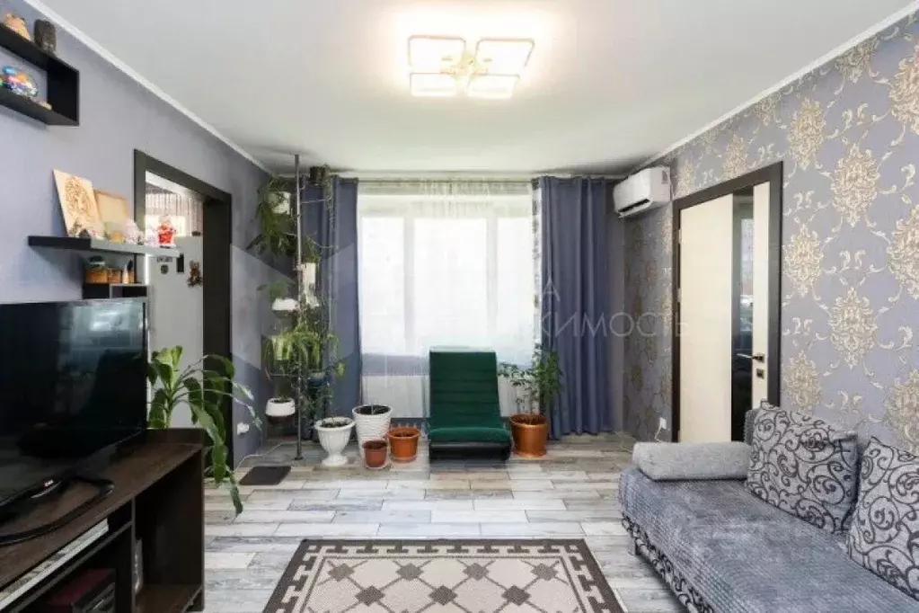 3-к кв. Тюменская область, Тюмень ул. Павла Шарова, 5 (56.1 м) - Фото 1