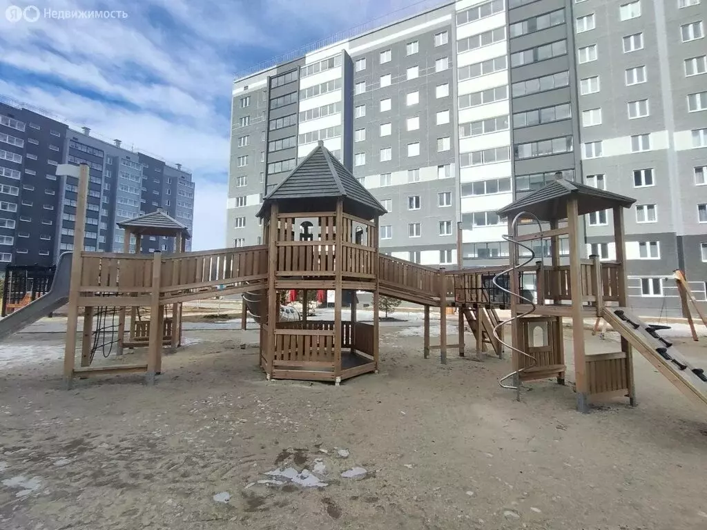 2-комнатная квартира: Каменск-Уральский, Каменская улица, 94А (65 м) - Фото 1