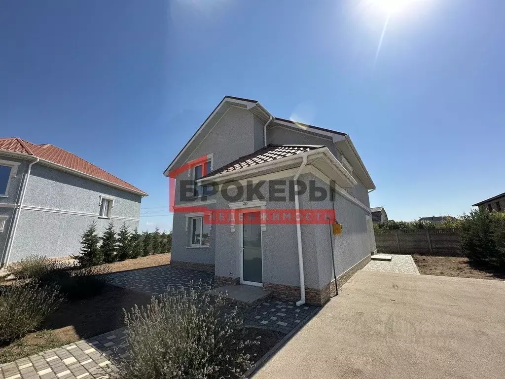 Дом в Крым, Евпатория городской округ, Заозерное пгт ул. Космическая, ... - Фото 1