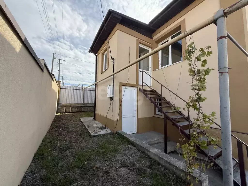 Дом в Крым, Симферопольский район, Чистенское с/пос, с. Фонтаны ул. ... - Фото 2