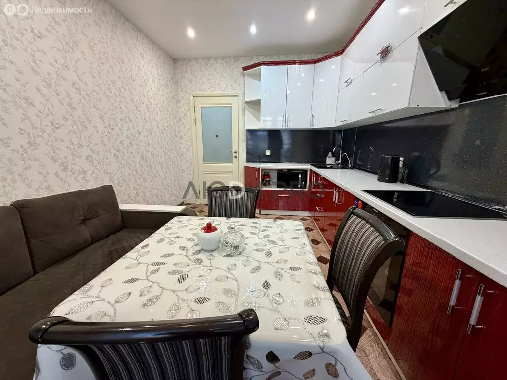 2-комнатная квартира: Сыктывкар, улица Карла Маркса, 177 (61.3 м) - Фото 2