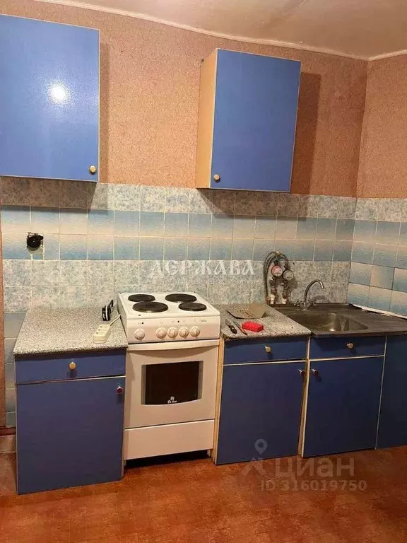 2-к кв. Белгородская область, Старый Оскол Макаренко мкр, 1 (40.0 м) - Фото 0