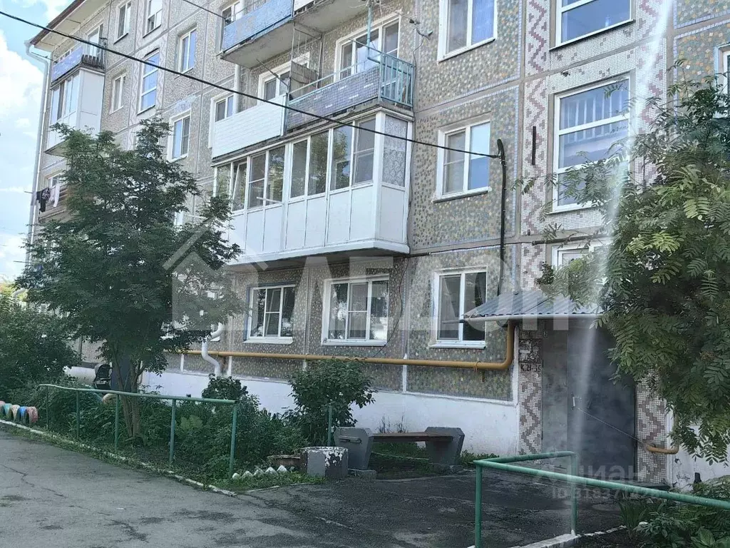 2-к кв. Омская область, Таврическое рп ул. Ленина, 48 (44.7 м) - Фото 0