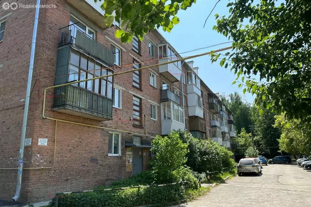 3-комнатная квартира: Берёзовский, улица Толбухина, 1 (56 м) - Фото 1