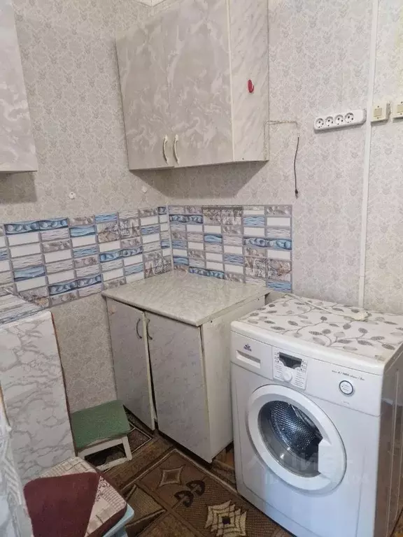 Комната Нижегородская область, Нижний Новгород ул. Федосеенко, 34 - Фото 1