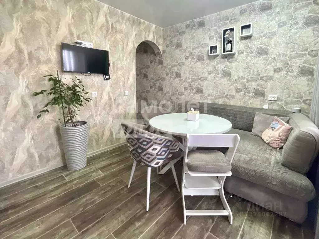 2-к кв. Амурская область, Благовещенск Заводская ул., 4/1 (70.0 м) - Фото 2