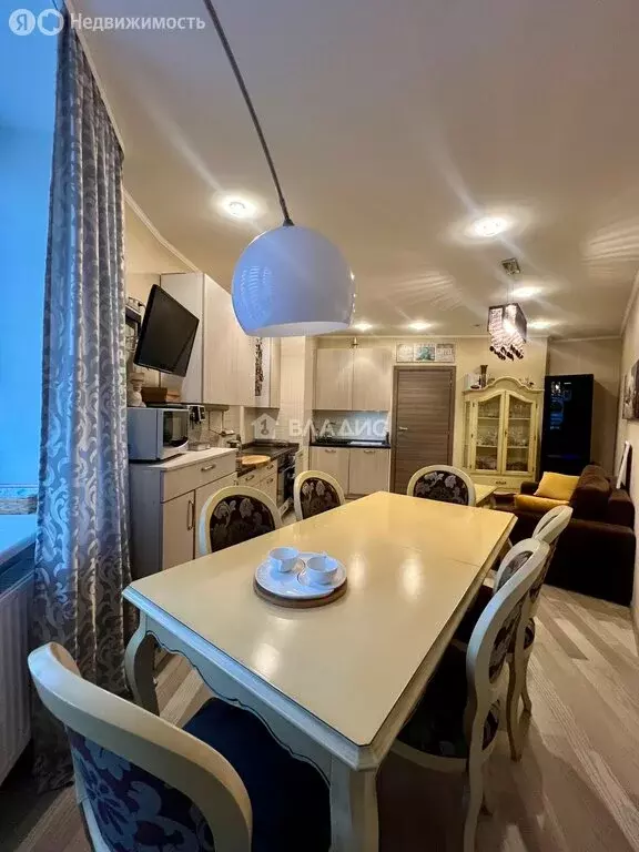 3-комнатная квартира: Калининград, улица Горького, 164 (93 м) - Фото 0