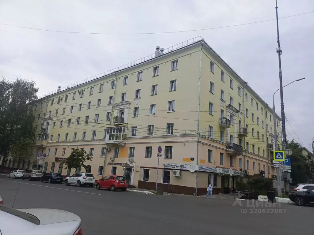 3-к кв. Кировская область, Киров ул. Защитников Отечества, 71 (81.5 м) - Фото 0