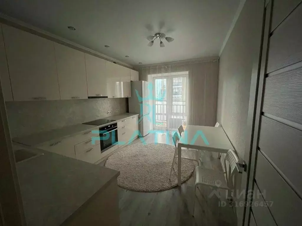 2-к кв. Татарстан, Казань ул. Разведчика Ахмерова, 7 (82.0 м) - Фото 0