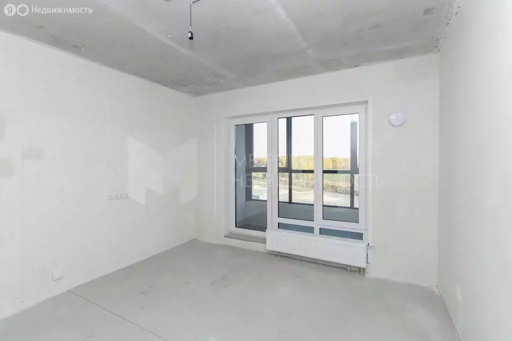 Квартира-студия: Тюмень, улица Игоря Комиссарова, 17 (25.2 м) - Фото 2