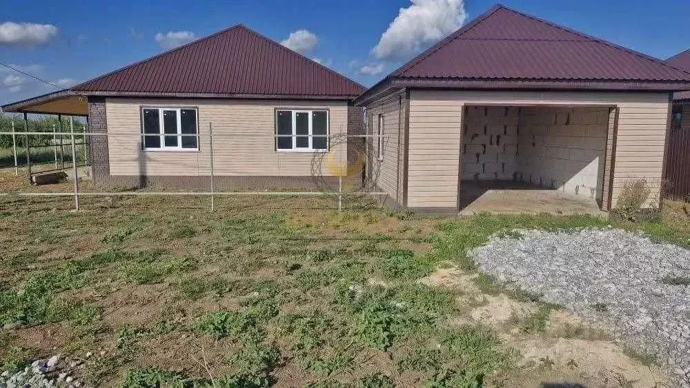 Дом в Белгородская область, Корочанский район, Погореловское с/пос, с. ... - Фото 2