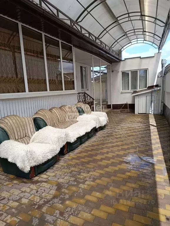 Дом в Кабардино-Балкария, Нальчик ул. Гобедашвили, 1А (120 м) - Фото 1