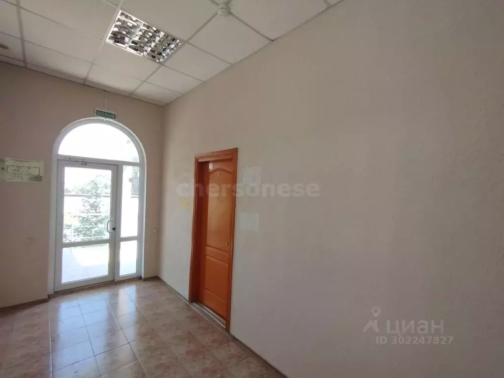 Офис в Севастополь ул. Хрусталева, 44Б (25 м) - Фото 0