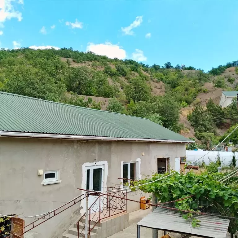 Дом в Крым, Алушта муниципальный округ, с. Рыбачье ул. Лучистая, 22Б ... - Фото 0