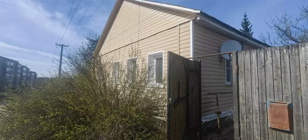 Дом в Смоленская область, Вязьма пер. Устинкин, 14 (100 м) - Фото 0