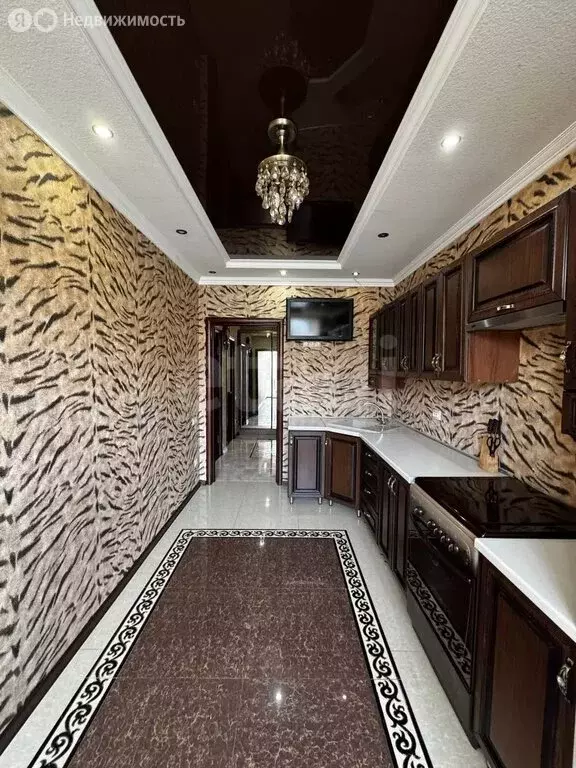 2-комнатная квартира: Владикавказ, улица Шамиля Джикаева, 8 (67 м) - Фото 1